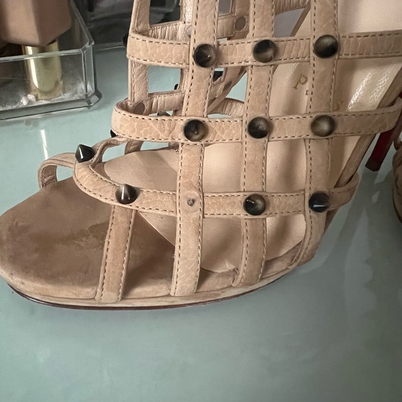 Super cute Christian Louboutin, high heels. - Picture 7 of 12